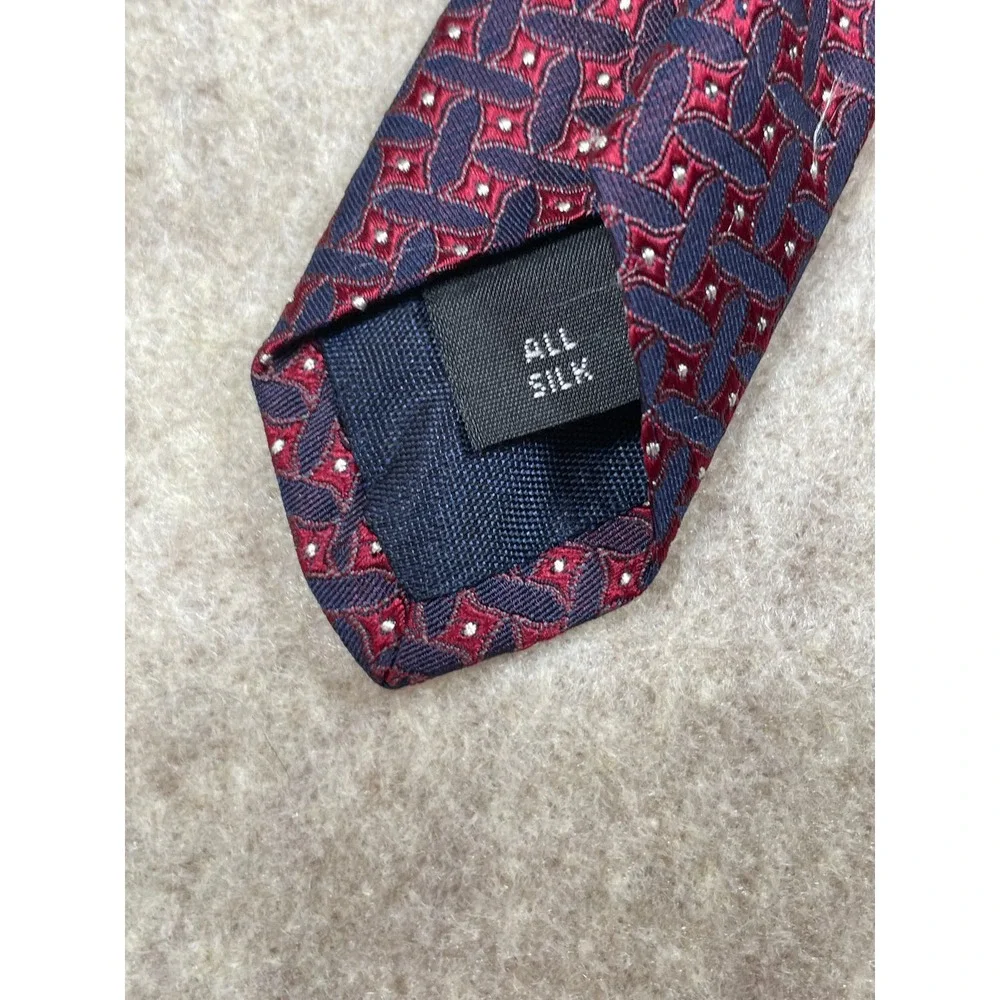 Tom James Red Blue Geometric Squares Woven Silk Necktie Neck Tie Texture USA